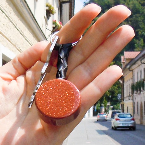 unikatno darilo za moške, ideja za darilo za moškega, obesek za klujče, ročno delo, majhno darilo