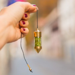 peridot, peridot kristal, peridot nihalo, nihalo, nihalo s kristali, vedeževanje
