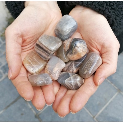 moonstone, moonstone crystal, pocket crystal, crystal of new beginnings, women energy crystal