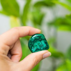 malachite, malachite crystal, heart chakra, transformation crystal
