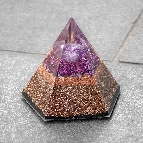 amethyst, orgonite, orgonite pyramid, orgonite pyramid pentagon