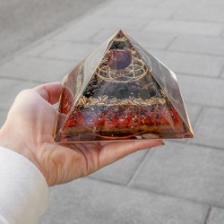 garnet, black tourmaline, orgonite, orgonite pyramid, crystal orgonite pyramid, protection crystal