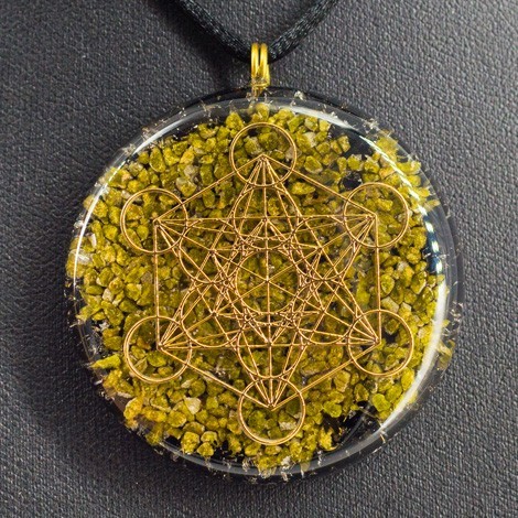 epidote, epidote jasper, black tourmaline,orgonite,orgonite necklace, energy necklace, protection, crystals