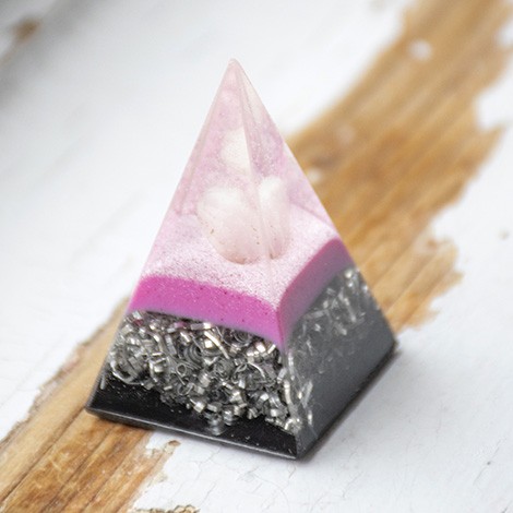 rose quartz, orgonite, orgonite pyramid, rose quartz orgonite pyramid, love crystal