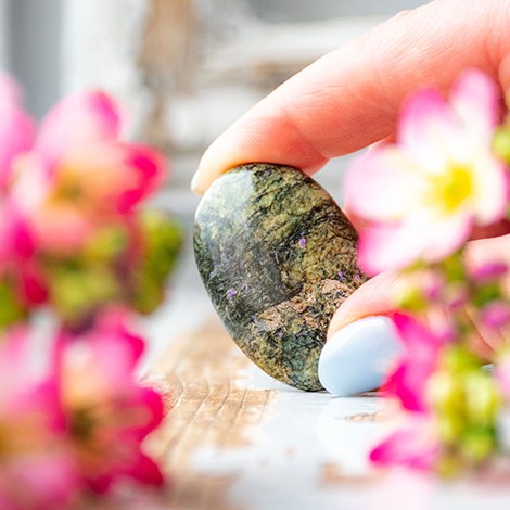 STIHIT V SERPENTINU palmstone