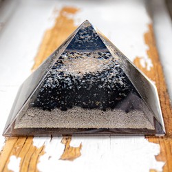 crystal orgonite, orgonite with crystals, orgonite with moonstone
