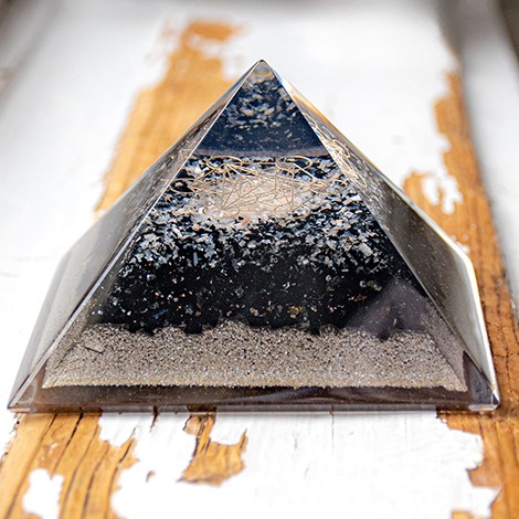 crystal orgonite, orgonite with crystals, orgonite with moonstone