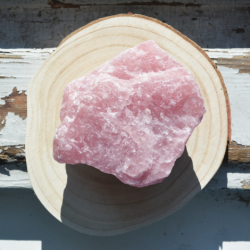 ROSE QUARTZ Natural raw crystal