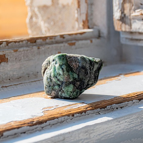emerald crystal natural stone, raw crystal, uncut crystal, real emerald