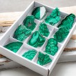 malahit, malahit kristal, malahit kamen, malahit rezina, malahit mineral,
