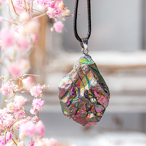titanium aura, mavrična aura, titanium aura ogrlica, mavrična aura nakit, kristali za zaščito, kristali