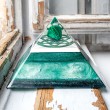 malahite orgonite pyramida, energy pyramid, crystal shop
