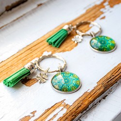 MANDALA green clover keychain