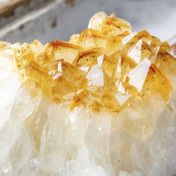 citrin, kristal za poslovni uspeh, kristal za denar, citrin kamen, neobdelan citrin, citrin večji, citrin kristal